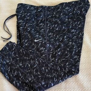 NWOT 3X Nike Black and Gray Athletic Capri leggings yoga workout Pants